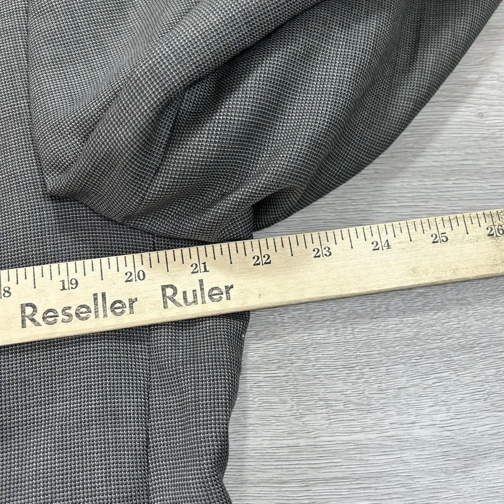 NEW Calvin Klein‎ Suit Jacket Mens 40 Short Gray Wool Check 3 Button Made Canada